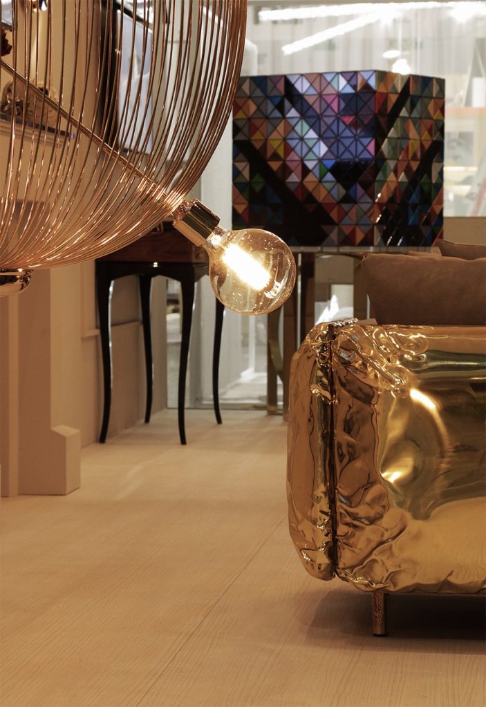 Boca do Lobo Presents the Art of Creating Unique Golden Chandeliers ➤ To see more news about the Best Design Projects in the world visit us at http://www.bestdesignprojects.com #homedecor #interiordesign #modernhomedecor #icff @koket @bocadolobo @delightfulll @brabbu @essentialhomeeu @circudesign @mvalentinabath @luxxu @covethouse_