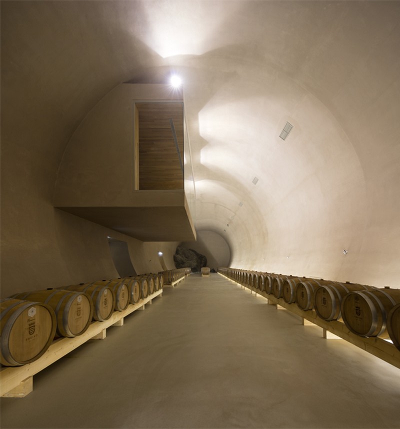 Meet The Building of the Year 2018 Herdade do Freixo Wine Cellar ➤ To see more news about the Best Design Projects in the world visit us at http://www.bestdesignprojects.com #homedecor #interiordesign #bestdesignprojects @bocadolobo @delightfulll @brabbu @essentialhomeeu @circudesign @mvalentinabath @luxxu @covethouse_