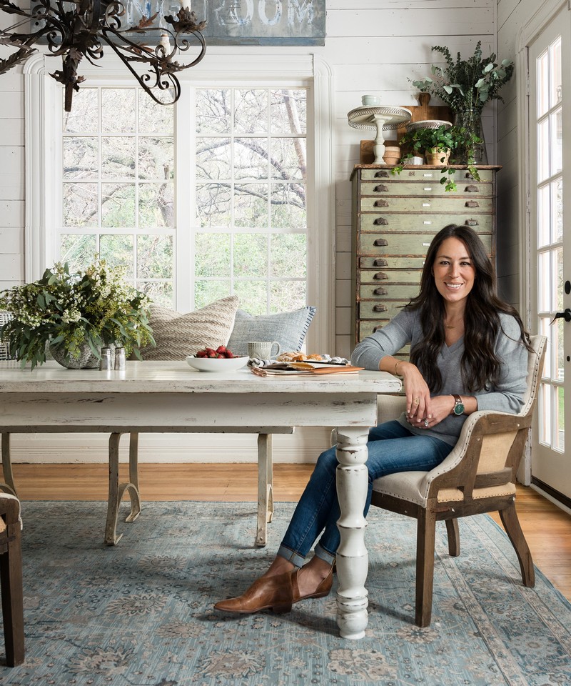 Joanna Gaines Helps You Decorate Your Thanksgiving Table!