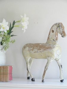 shabby chic trend_horse