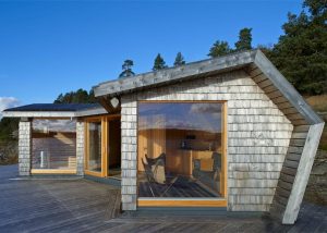 Creative-Timber-Clad-Sauna-in-Sweden-11