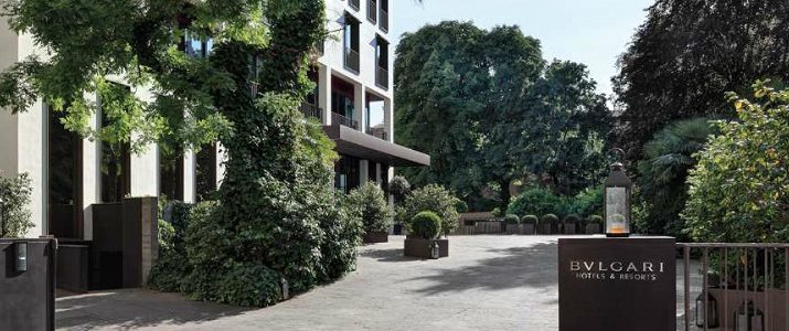Top Luxury Hotels To Enjoy During Milan Design Week 2018 #bestdesignprojects #interiordesign #homedecor #luxuryhotels #hotelsmilan #milandesignweek @bocadolobo @delightfulll @brabbu @essentialhomeeu @circudesign @mvalentinabath @luxxu @covethouse_ @covetedmagazine